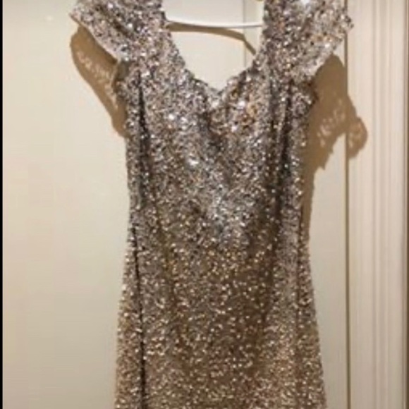 Dresses & Skirts - Gold two tone sequin dress